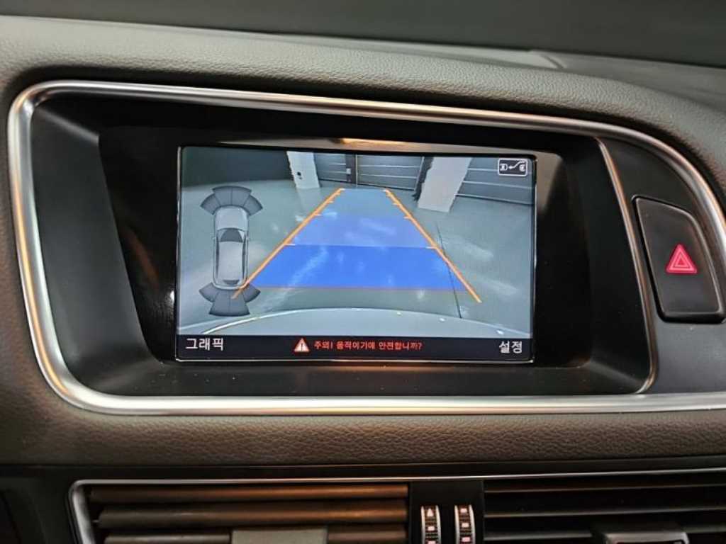 Audi Q5 — photo 10