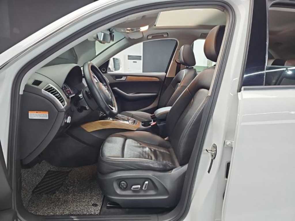 Audi Q5 — photo 18