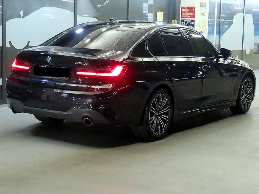 BMW 3-Series — photo 04