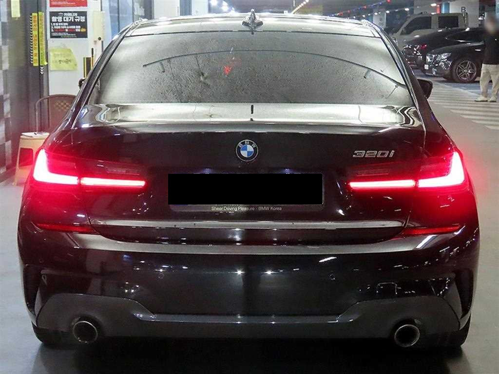BMW 3-Series — photo 05