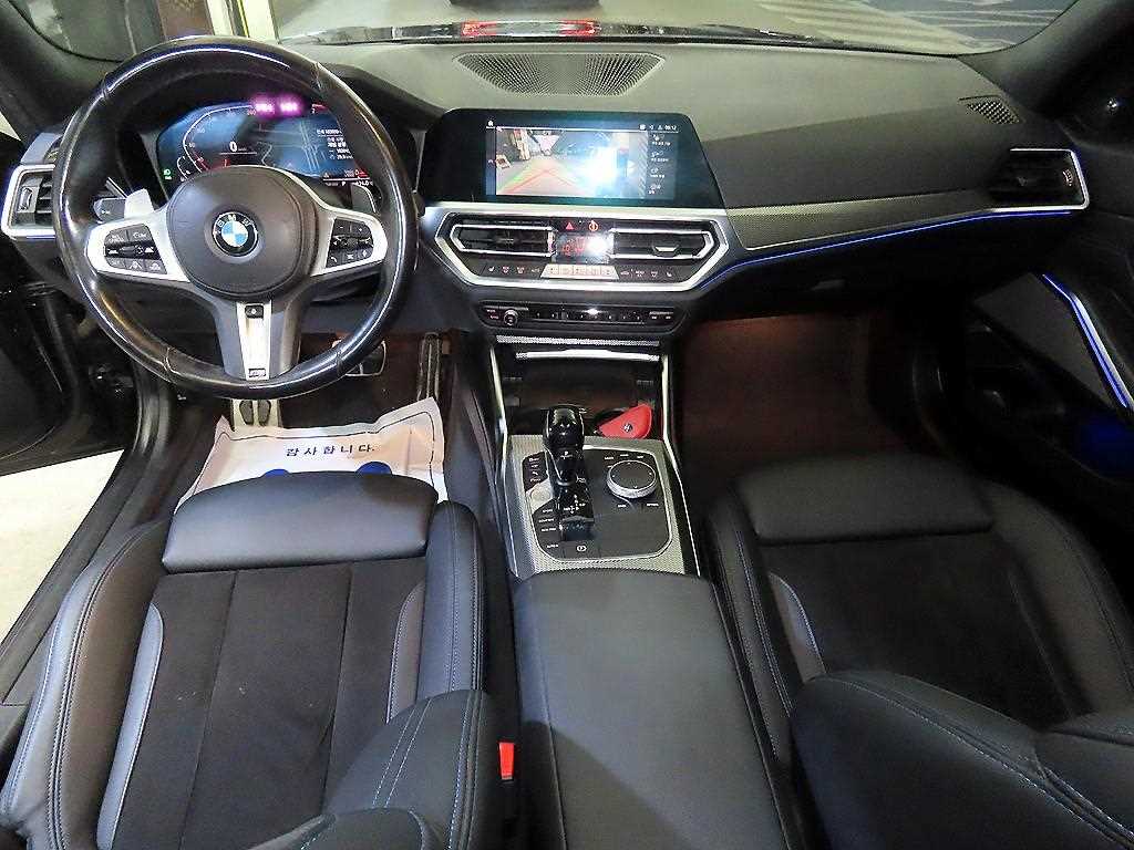 BMW 3-Series — photo 10