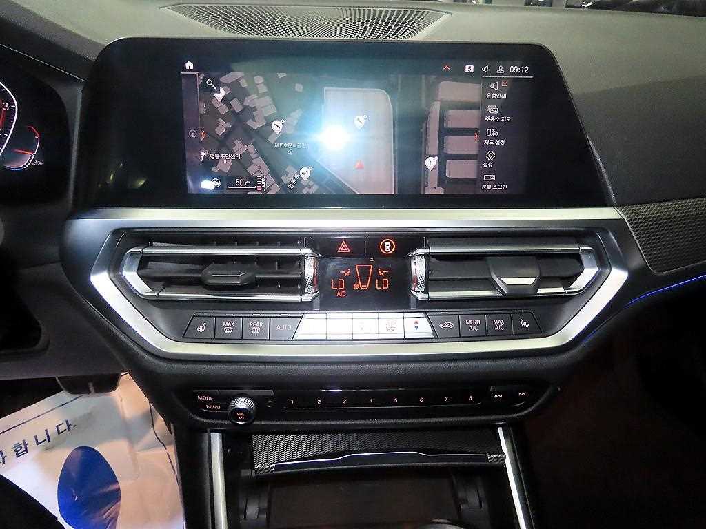 BMW 3-Series — photo 11