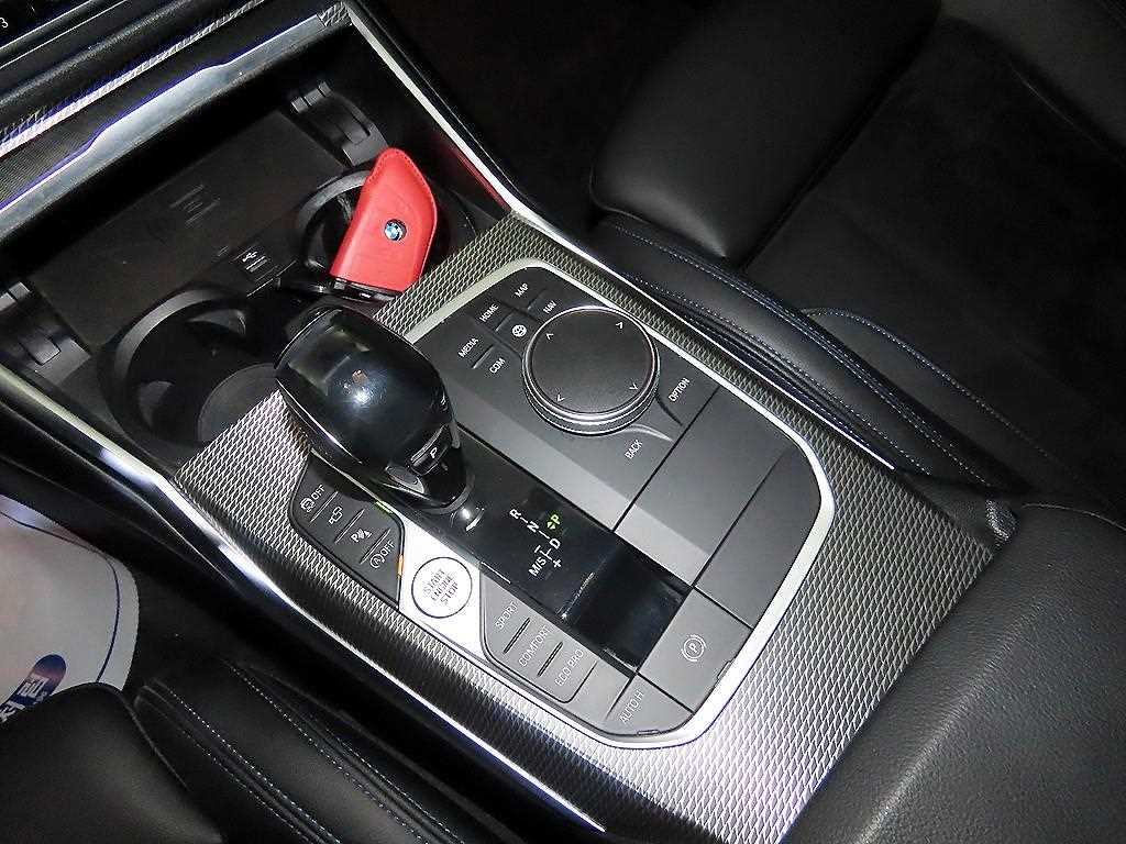 BMW 3-Series — photo 12