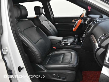 Ford Explorer — photo 10