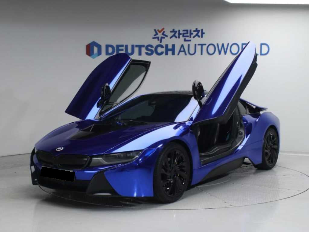 BMW i8 — photo 01