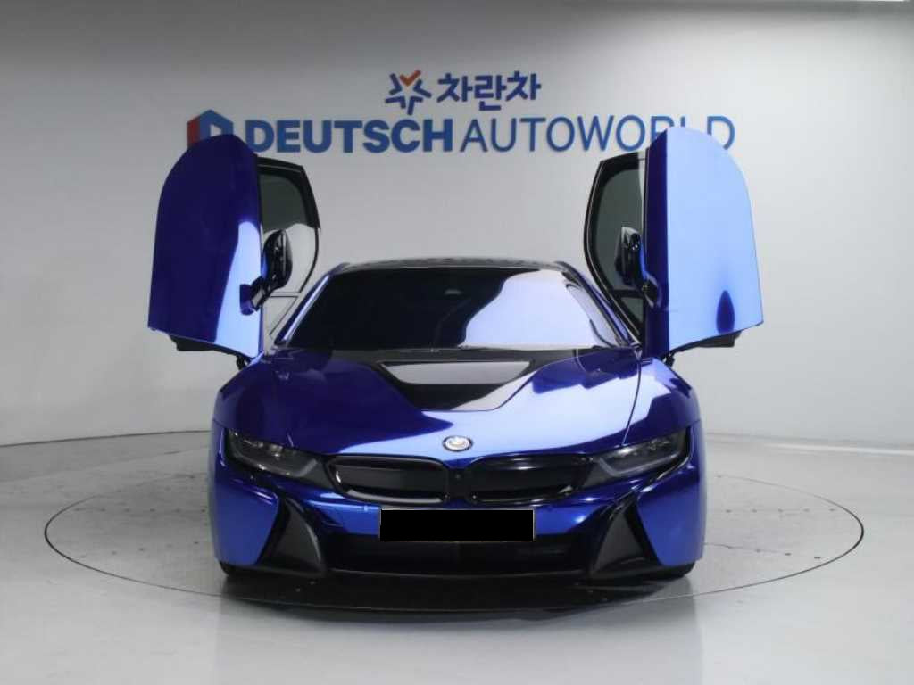 BMW i8 — photo 03