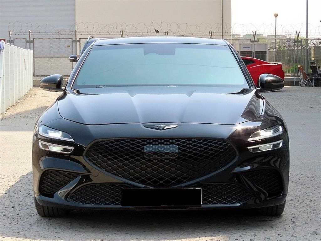 Genesis G70 — photo 01
