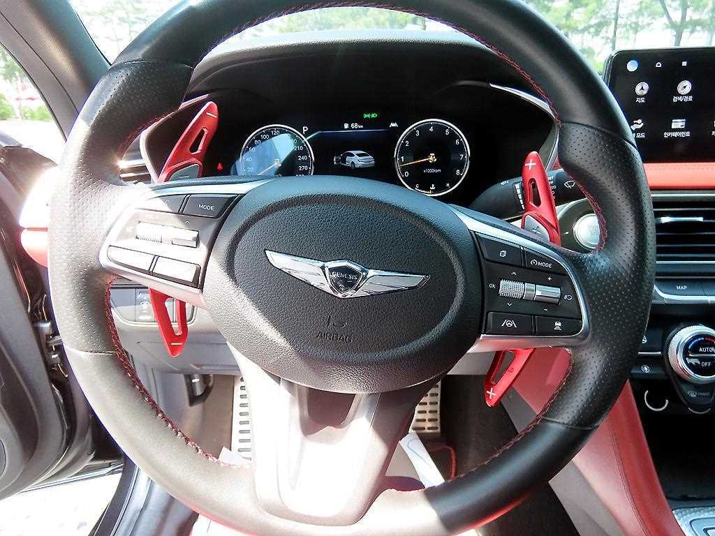 Genesis G70 — photo 08