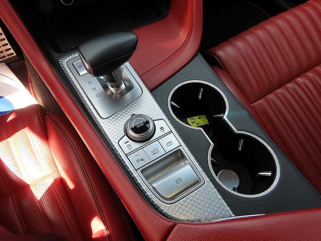 Genesis G70 — photo 11