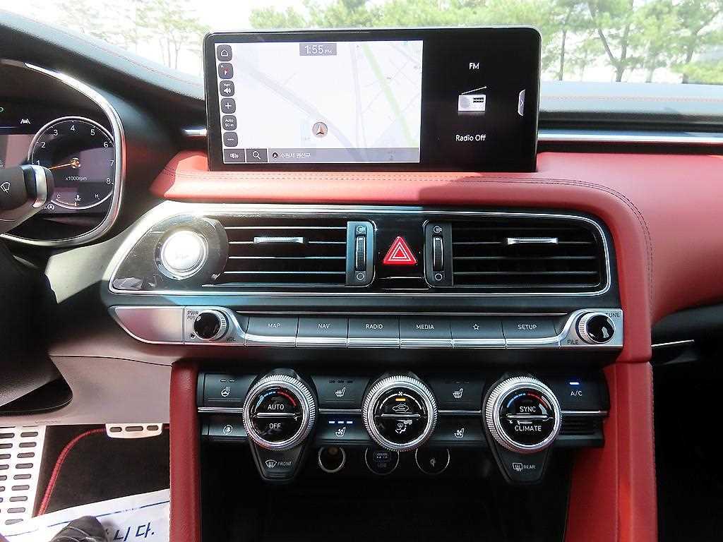 Genesis G70 — photo 13