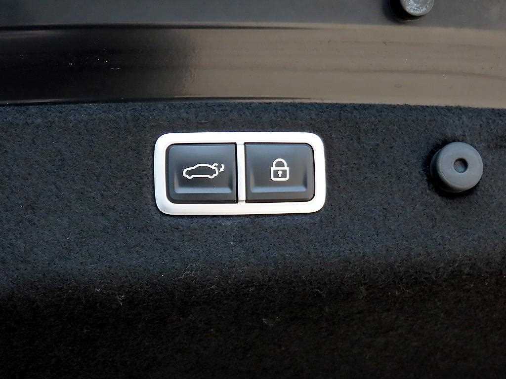 Genesis G70 — photo 18