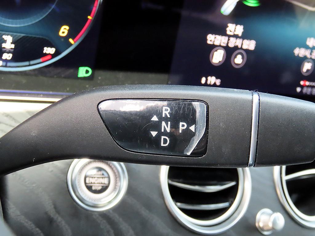 Mercedes-Benz E-Class — photo 11