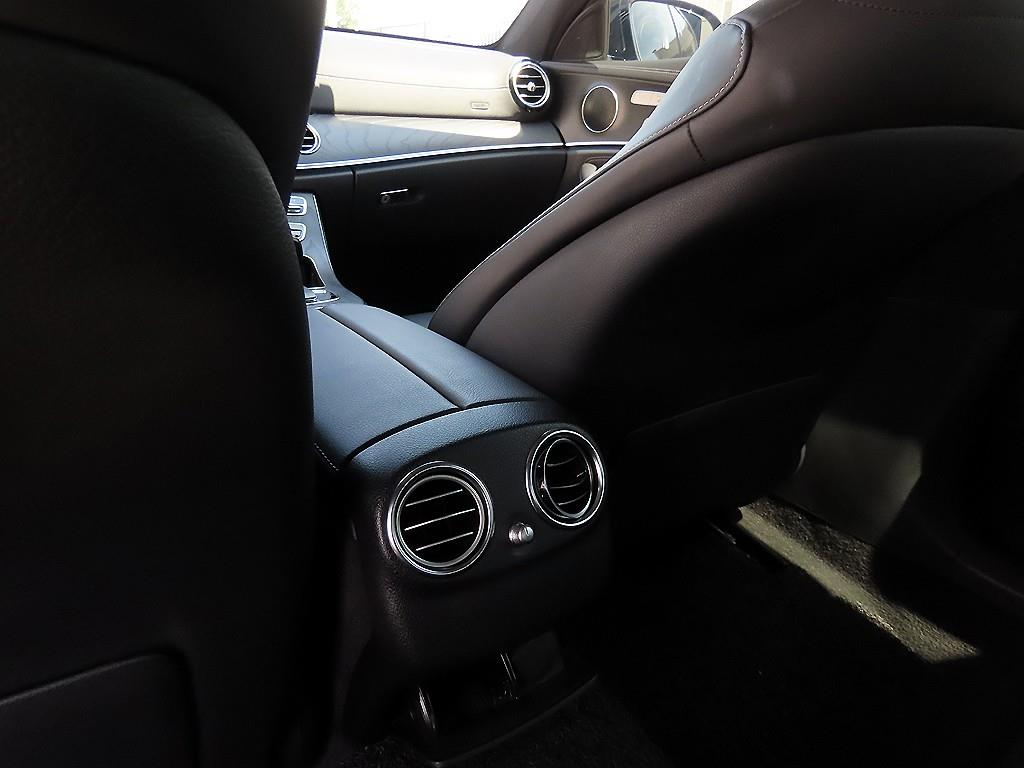 Mercedes-Benz E-Class — photo 14