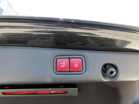Mercedes-Benz E-Class — photo 16