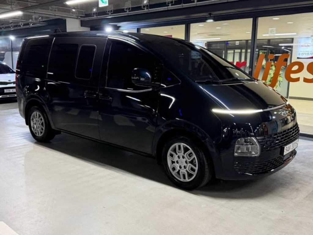 Hyundai Staria — photo 02