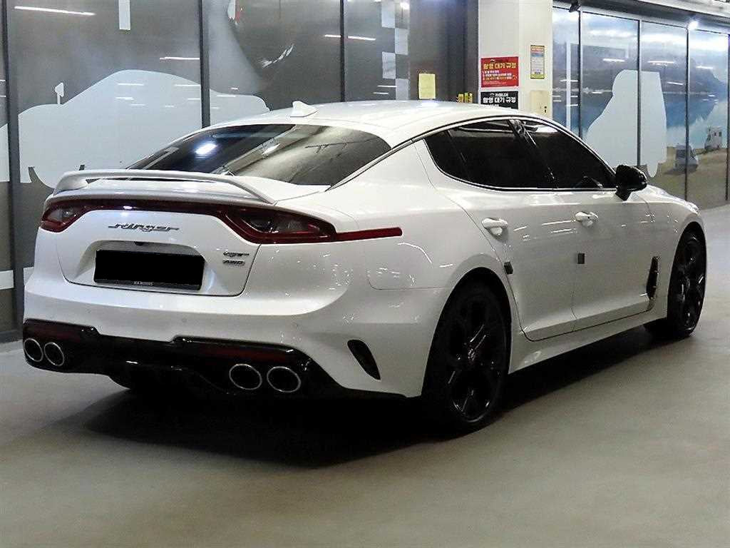 Kia Stinger — photo 04