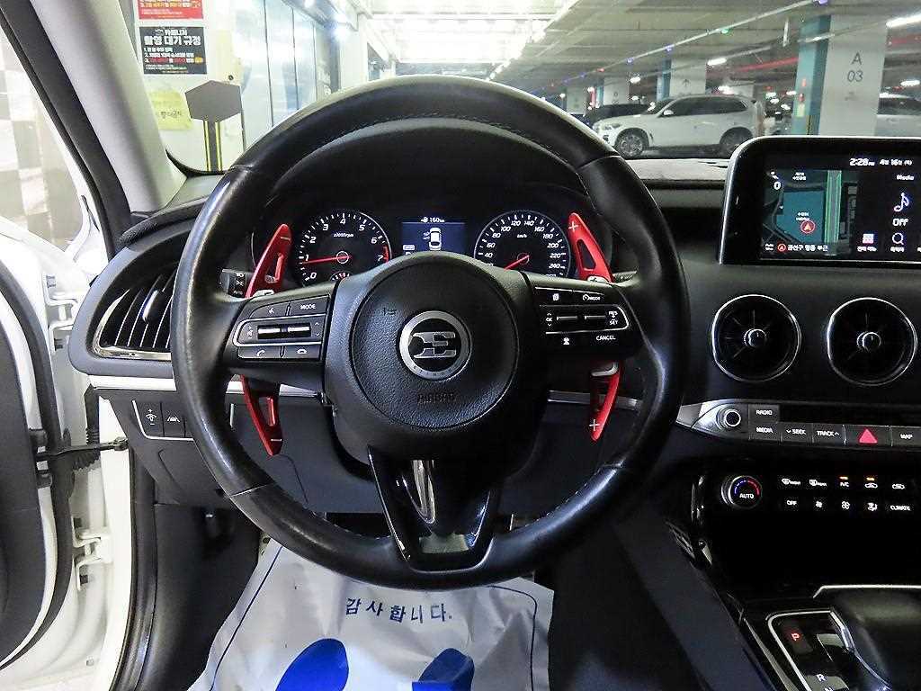 Kia Stinger — photo 08