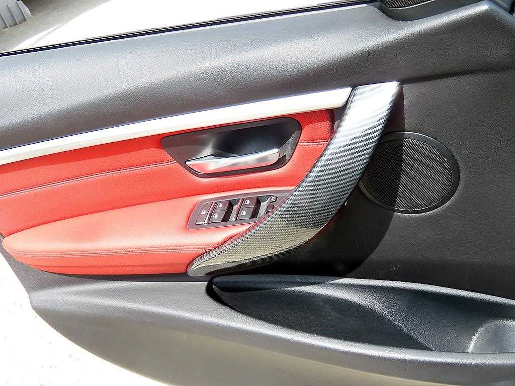 BMW 3-Series — photo 12