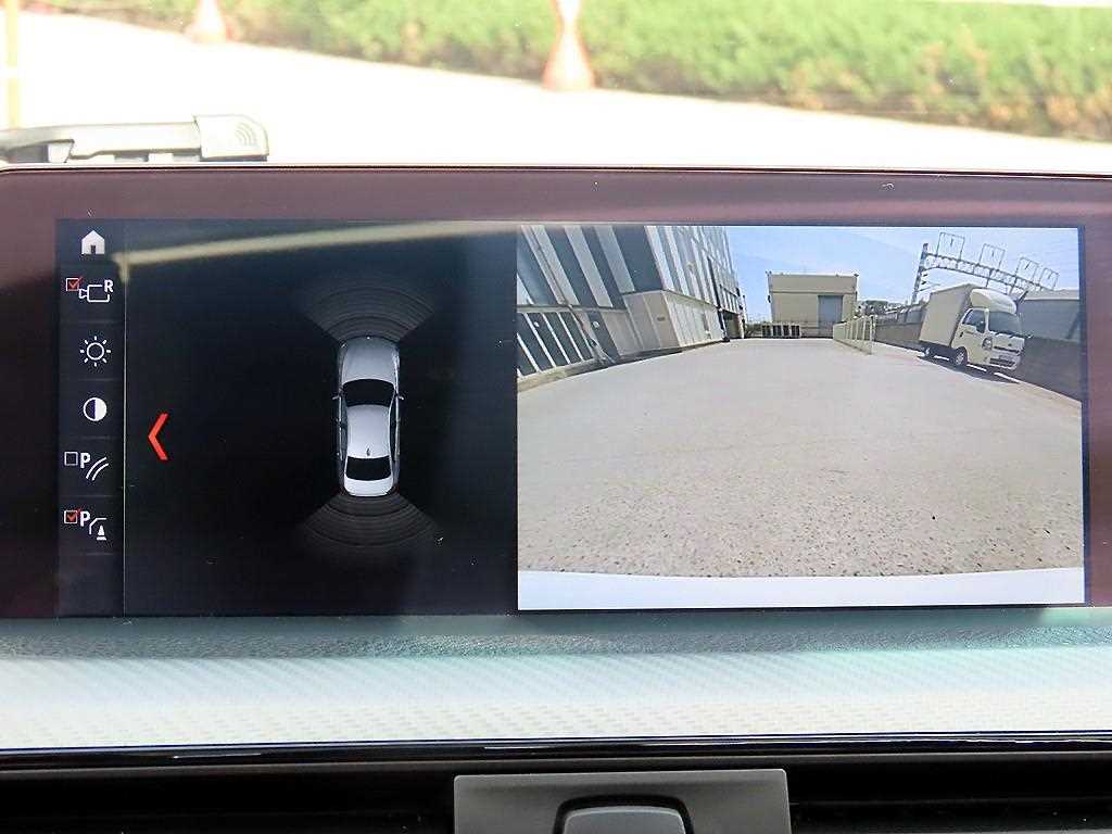 BMW 3-Series — photo 15