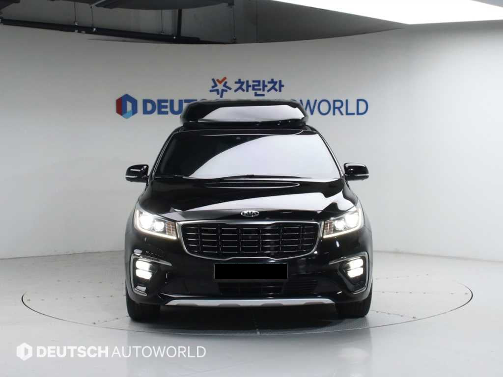 Kia Carnival — photo 03