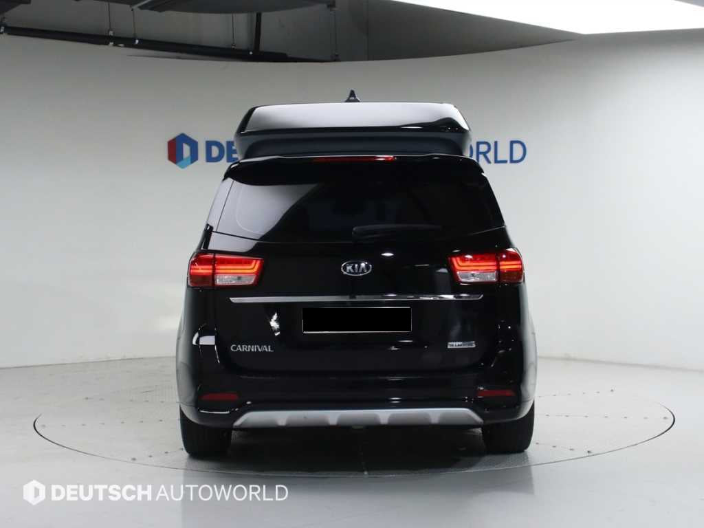 Kia Carnival — photo 04