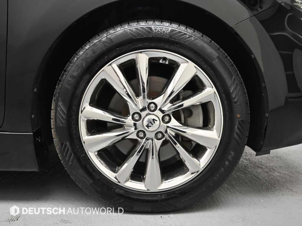 Kia Carnival — photo 05