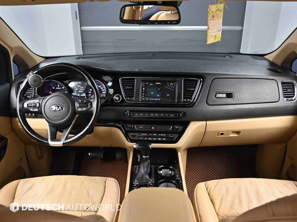 Kia Carnival — photo 07