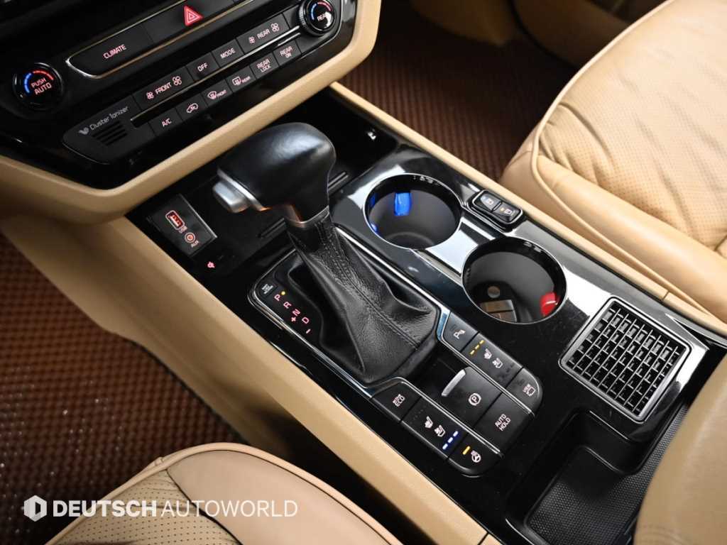 Kia Carnival — photo 09
