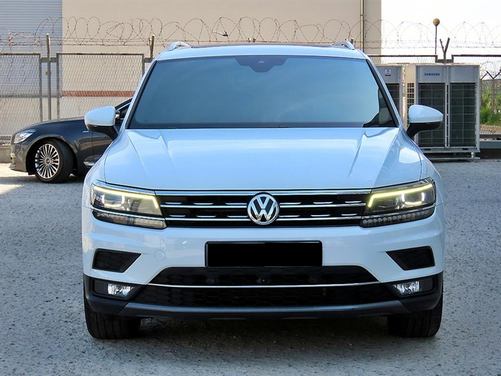Volkswagen Tiguan — photo 01