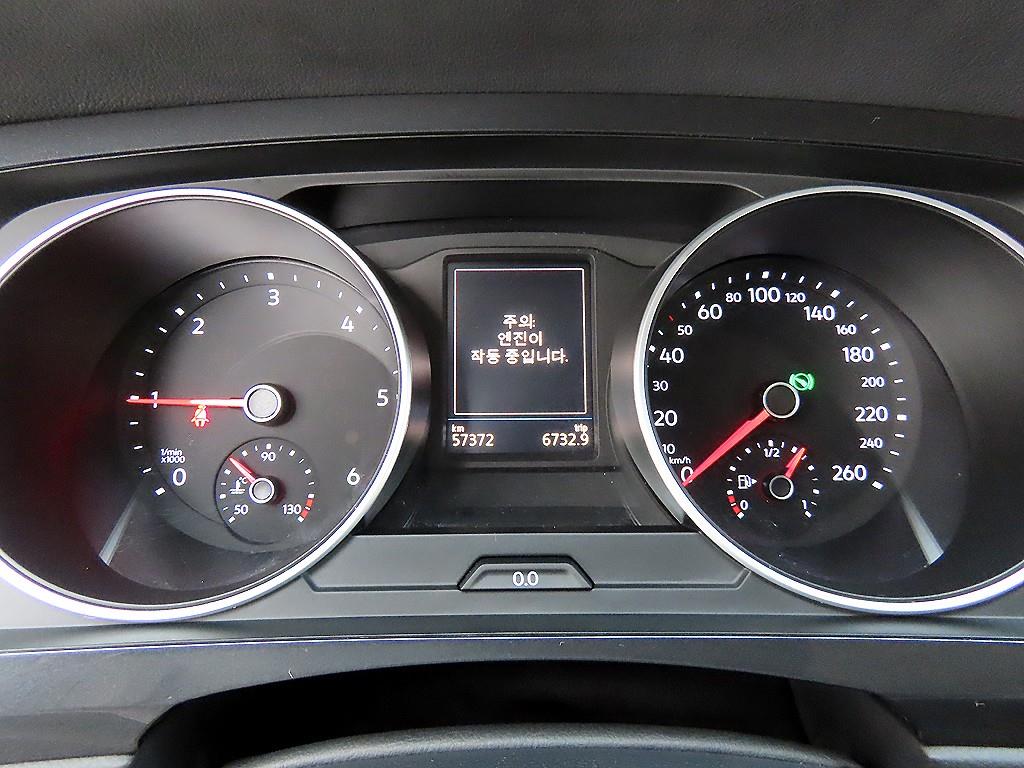 Volkswagen Tiguan — photo 09