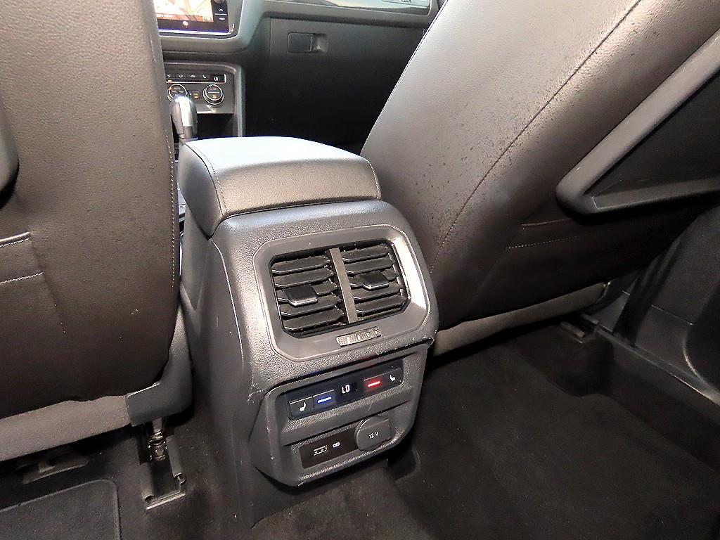 Volkswagen Tiguan — photo 15