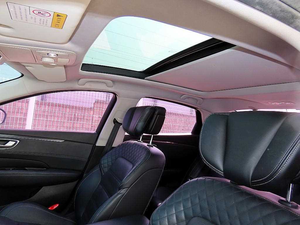 RENAULT SM6 — photo 17