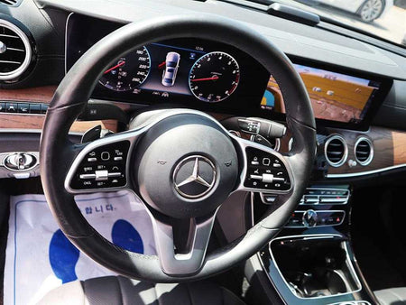 Mercedes-Benz E-Class — photo 08