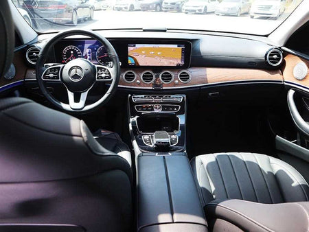 Mercedes-Benz E-Class — photo 18
