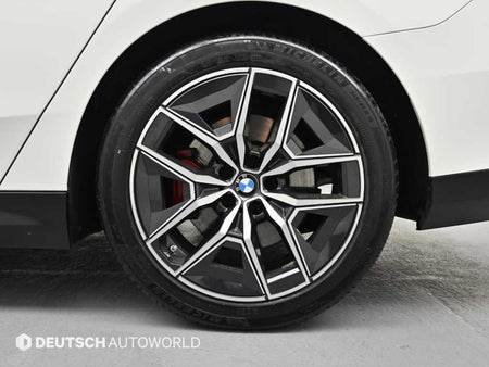 BMW 5-Series — photo 05