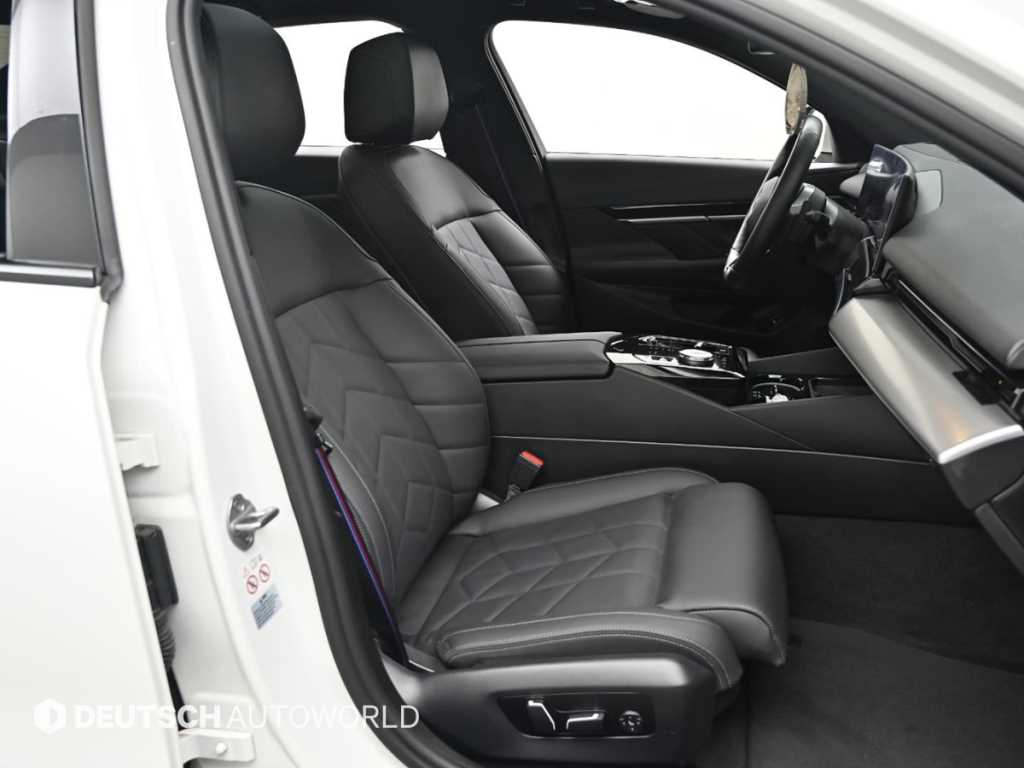 BMW 5-Series — photo 10