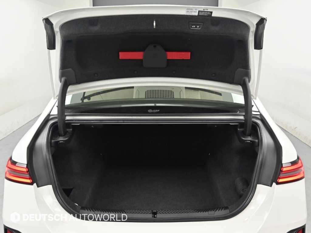 BMW 5-Series — photo 19