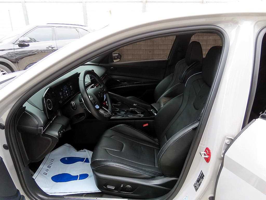 Hyundai Avante — photo 05