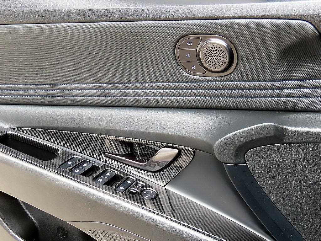 Hyundai Avante — photo 11
