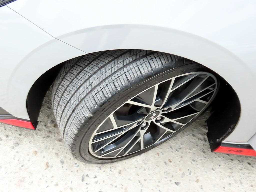 Hyundai Avante — photo 20