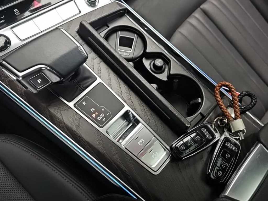 Audi A6 — photo 12