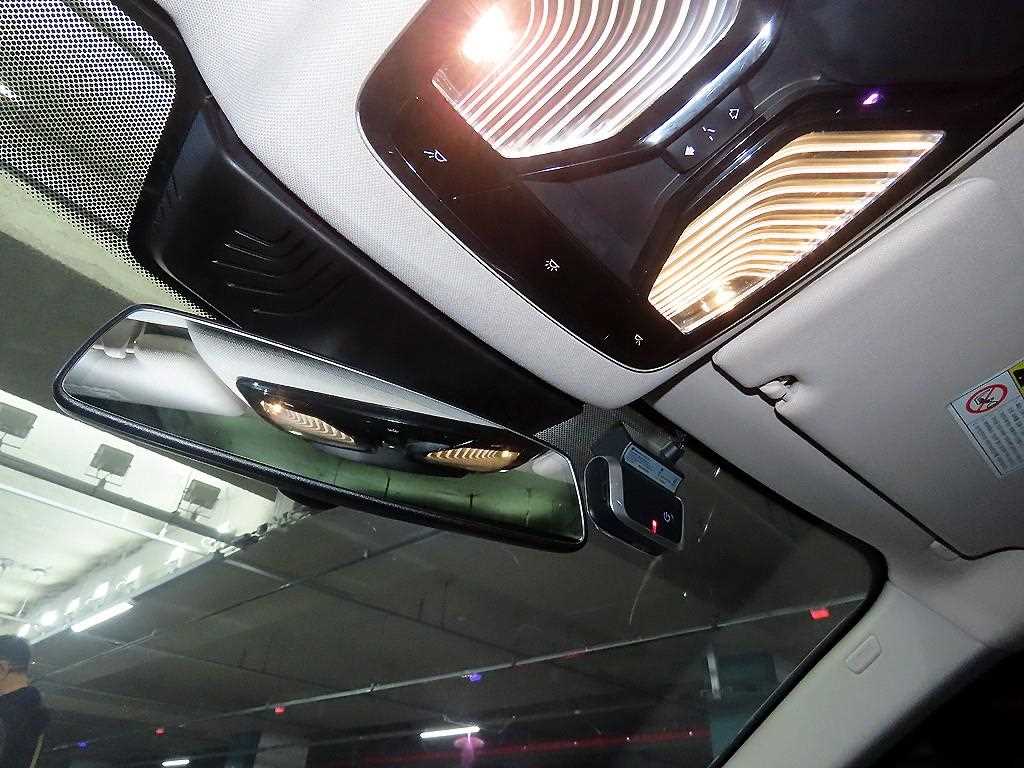 BMW 5-Series — photo 16