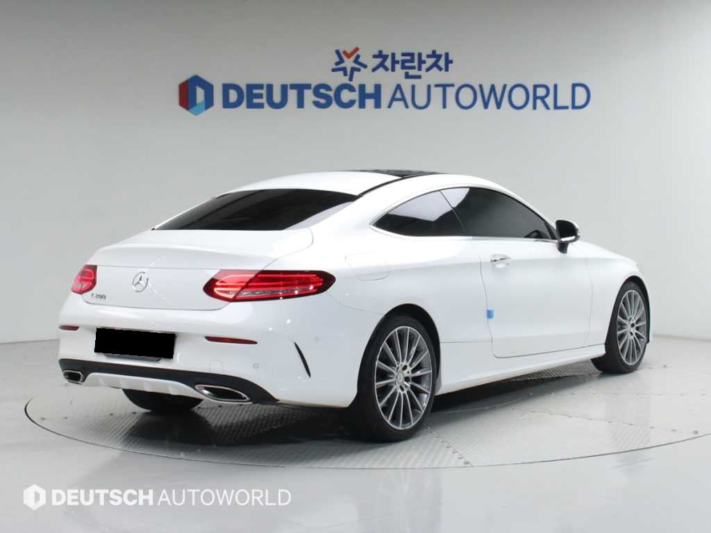 Mercedes-Benz C-Class — photo 02