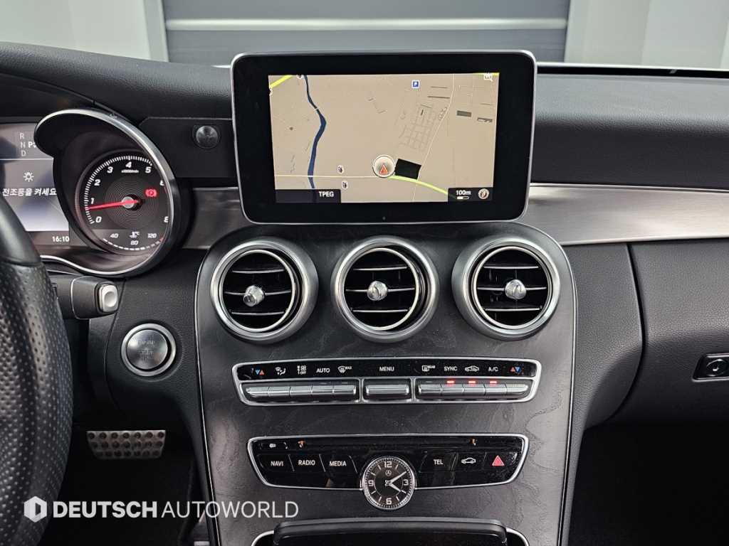 Mercedes-Benz C-Class — photo 14