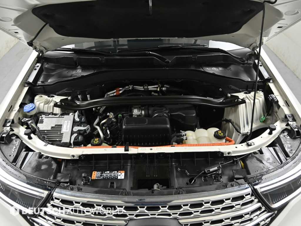 Ford Explorer — photo 06
