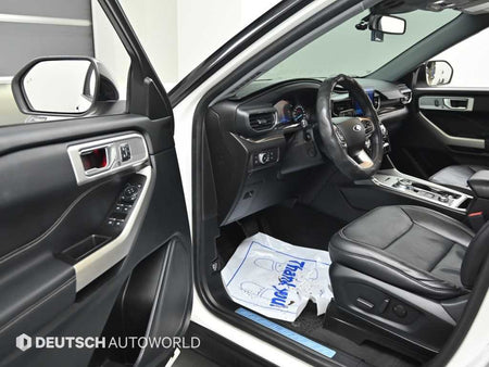 Ford Explorer — photo 11