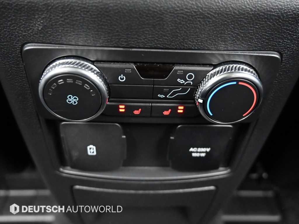 Ford Explorer — photo 16