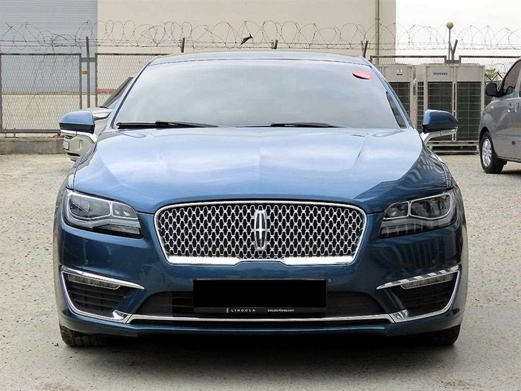 Lincoln MKZ — photo 01