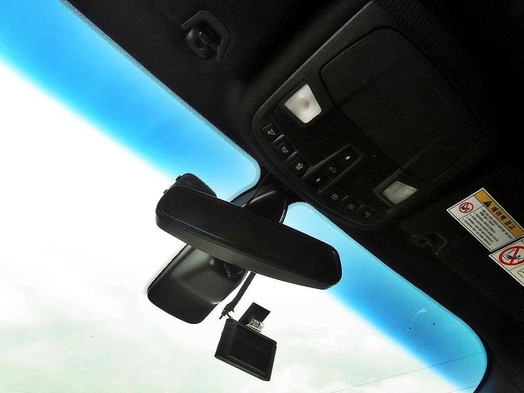 Lincoln MKZ — photo 15