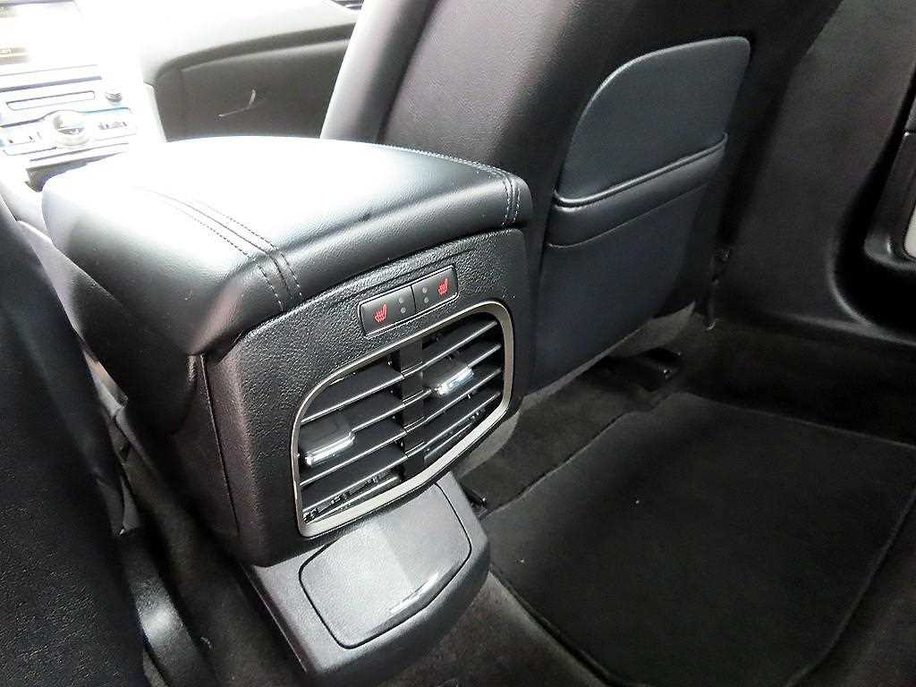 Lincoln MKZ — photo 16